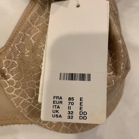 Chantelle C Magnifique seamless Unlined Minimizer - Picture 5 of 5